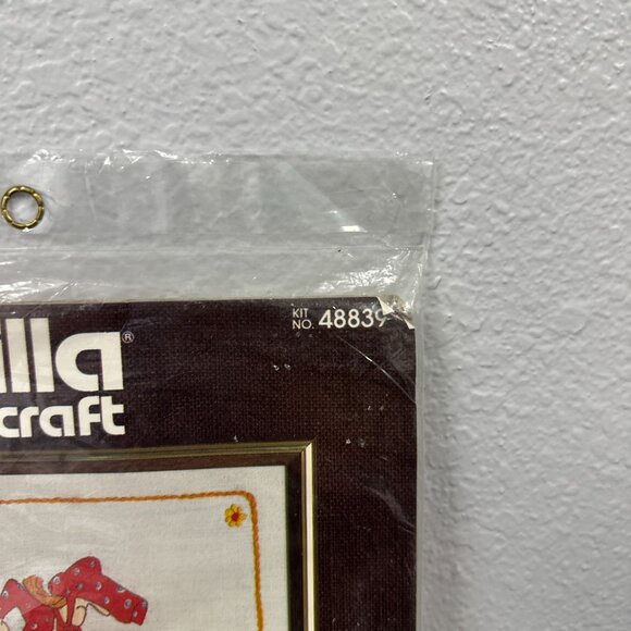 Vtg 70s Bucilla Needlepoint Embroidery Kit Housework is the Pits! 48839 New - Picture 3 of 5
